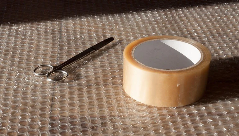 Read more about the article Disadvantages of Adhesive Types in Packaging Tapes During Long-Term Storage and Practical Solutions